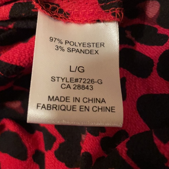 Ladies red and black pattern print - Picture 4 of 5